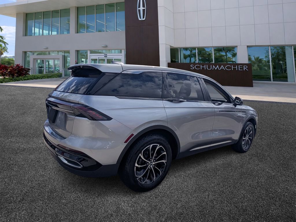 Certified 2025 Lincoln Nautilus Premier image 7