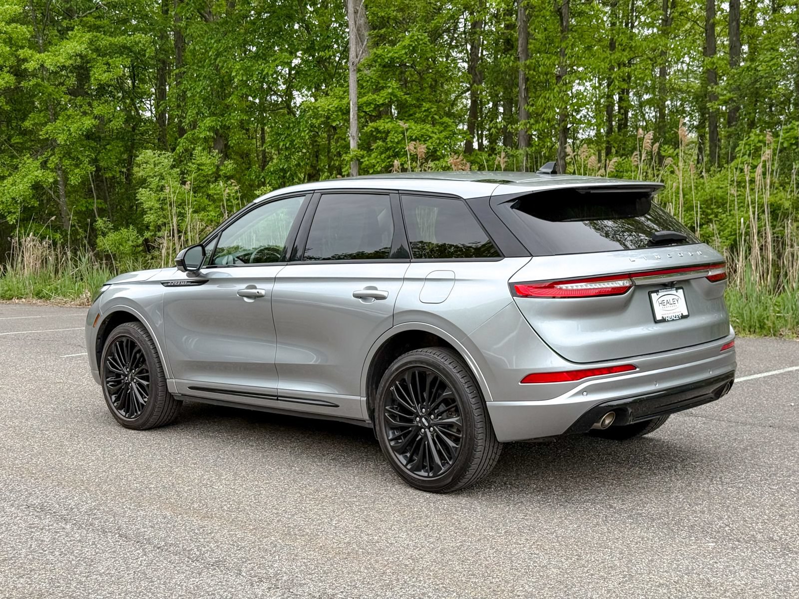 Used 2023 Lincoln Corsair AWD w/ Equipment Group 101A image 4