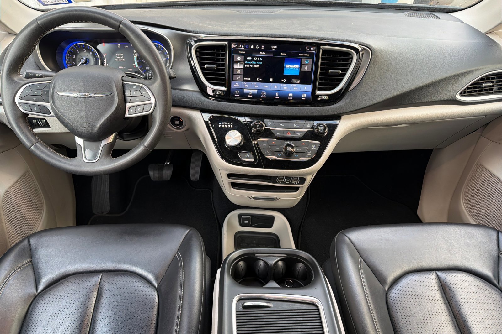 Used 2023 Chrysler Pacifica Touring-L image 12