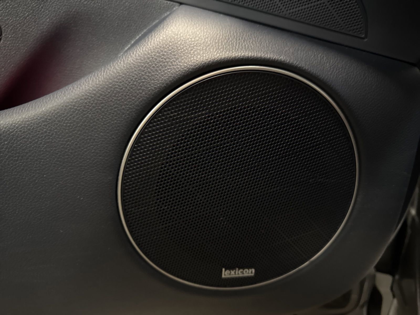 Used 2023 Genesis GV70 2.5T w/ Sport Prestige Package image 9