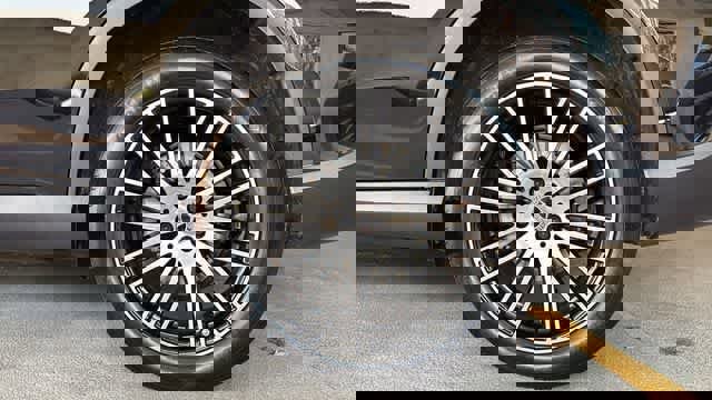 Used 2025 Mercedes-Benz GLC 300 4MATIC image 8