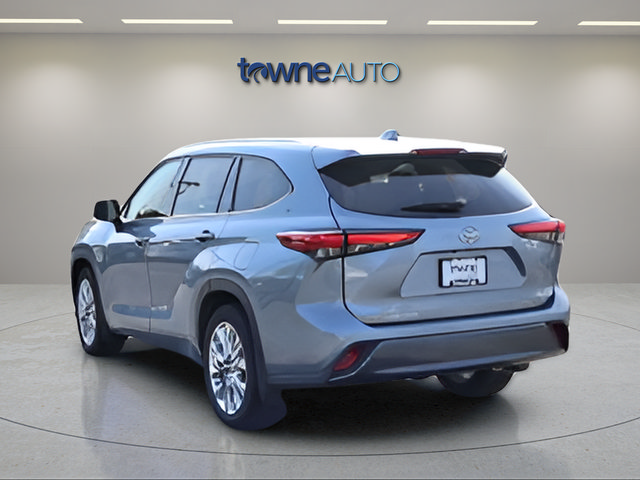 Used 2022 Toyota Highlander Limited AWD/4WD image 3