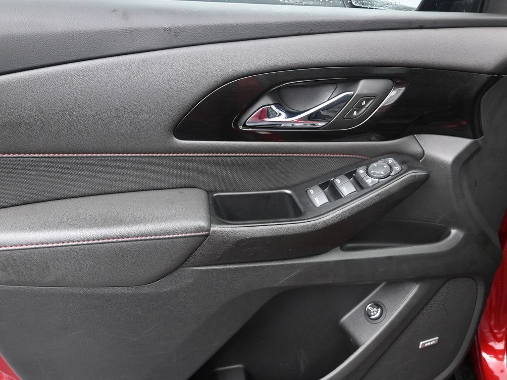 Used 2023 Chevrolet Traverse RS FWD image 12