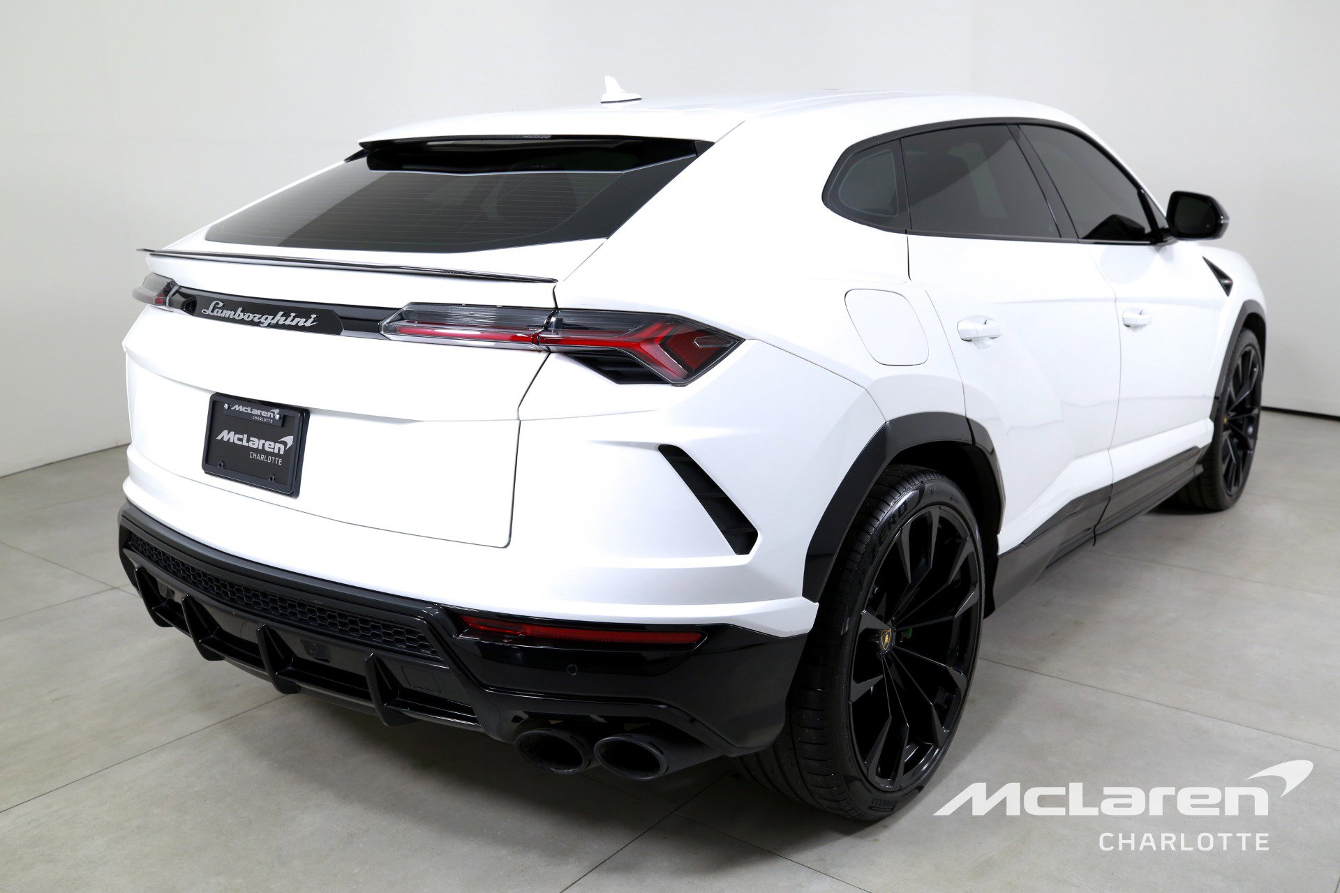 Used 2022 Lamborghini Urus AWD/4WD image 8