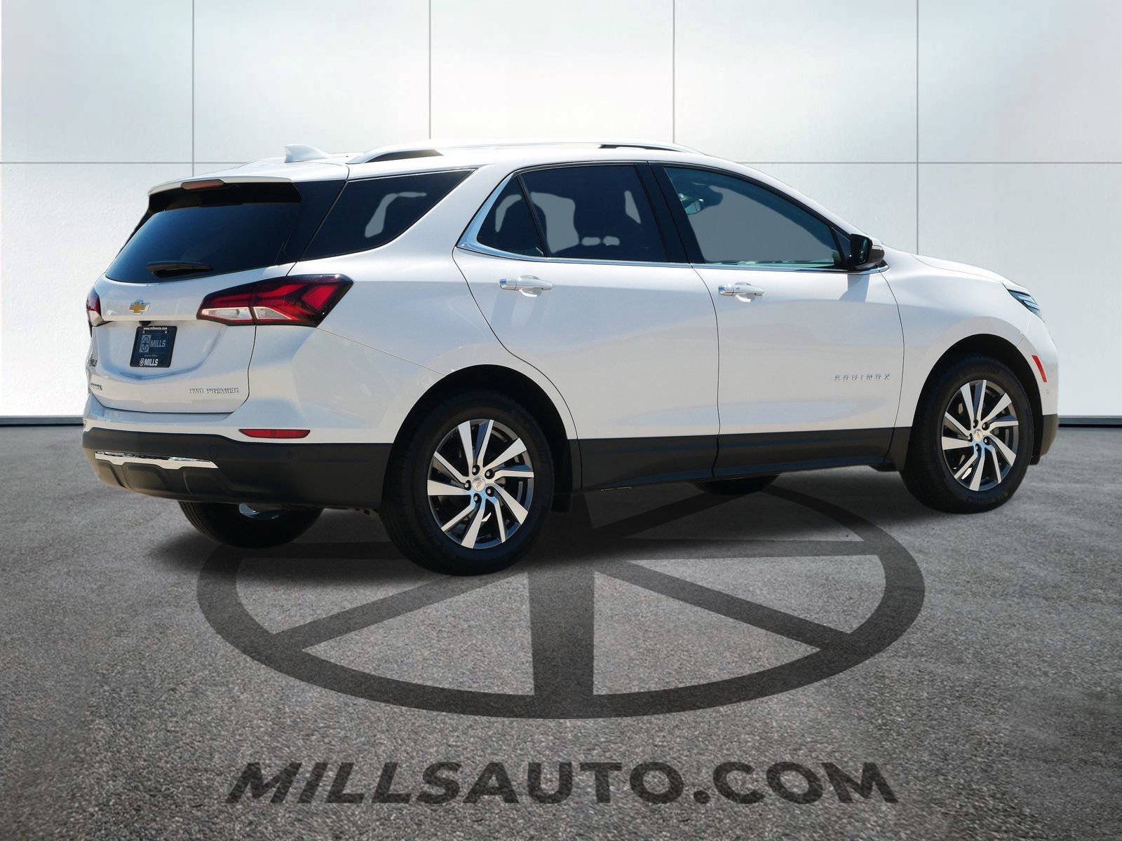 Used 2024 Chevrolet Equinox Premier image 5