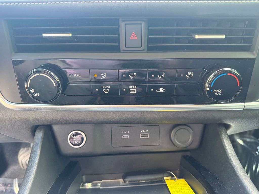 Used 2023 Nissan Rogue S image 25
