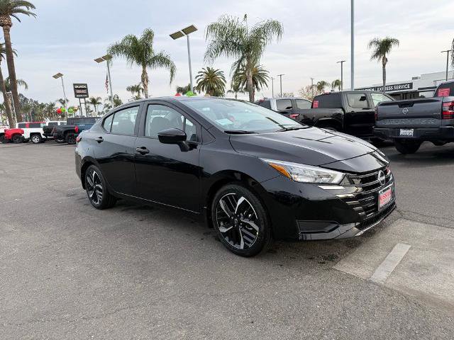 New 2025 Nissan Versa SR w/ Trunk Package FWD image 1