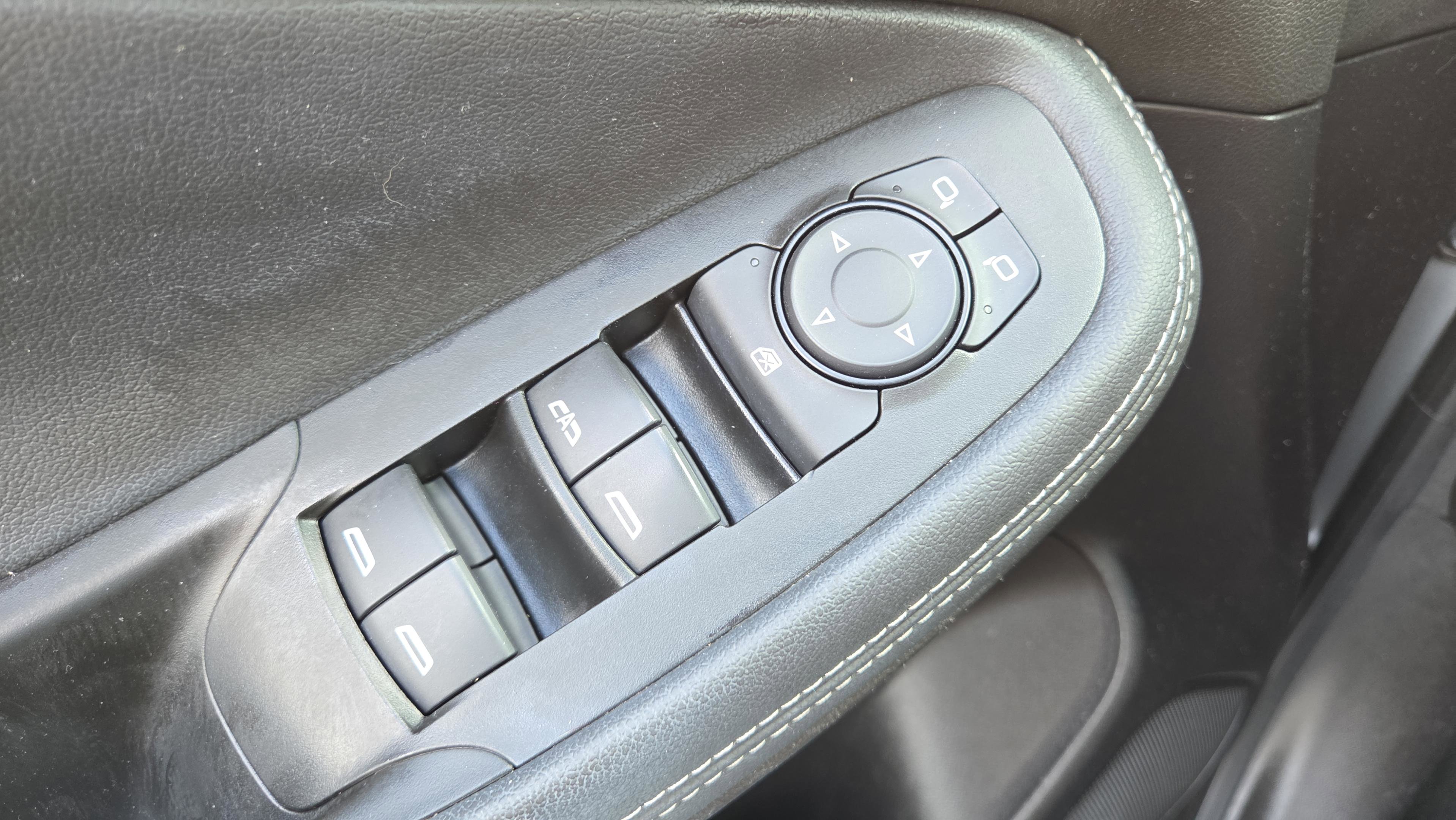 Used 2023 Buick Encore GX Select image 36