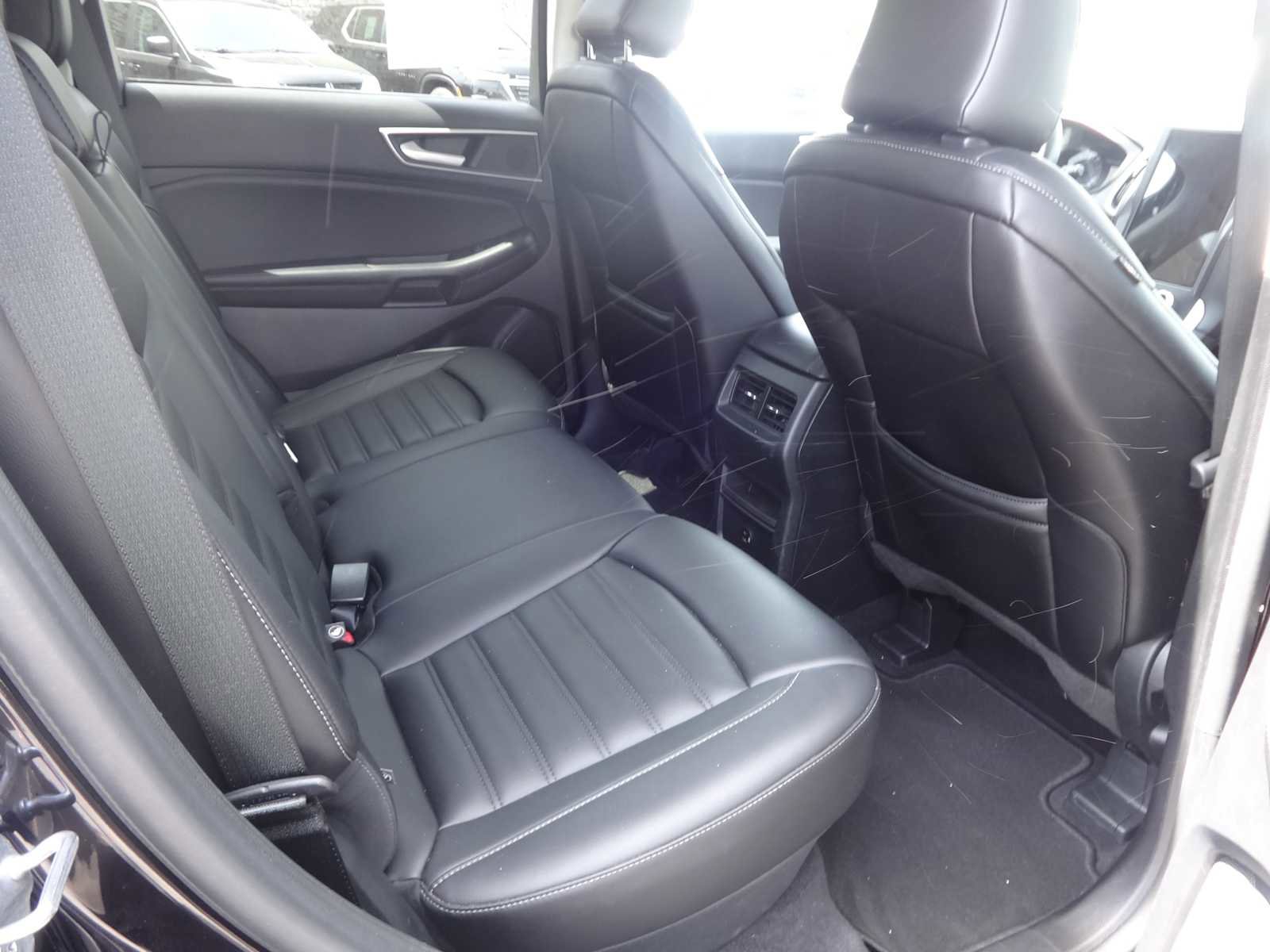 Used 2022 Ford Edge SEL image 9