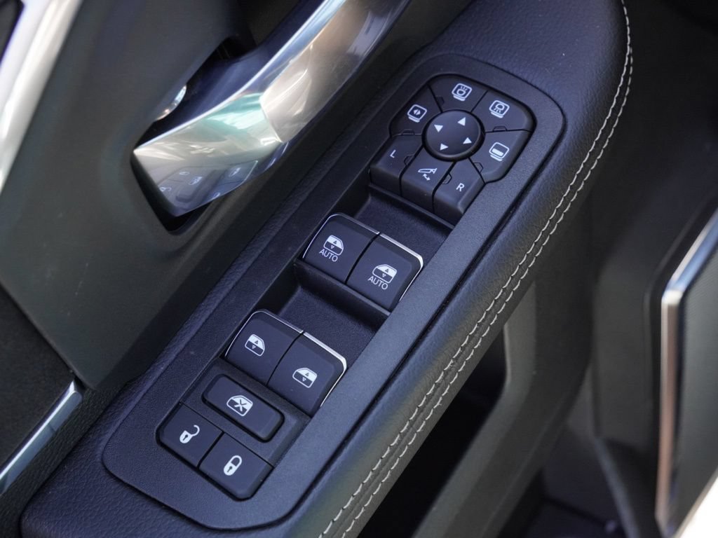 New 2026 RAM 2500 Laramie AWD/4WD image 12