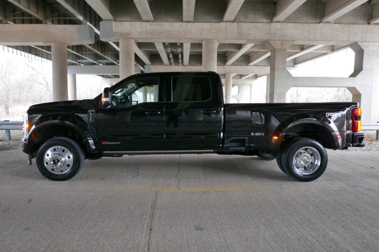 Used 2026 Ford F450 Platinum w/ FX4 Off-Road Package image 38