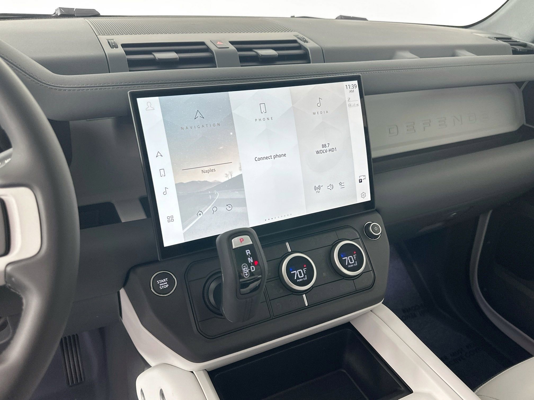 Used 2026 Land Rover Defender 110 S image 12