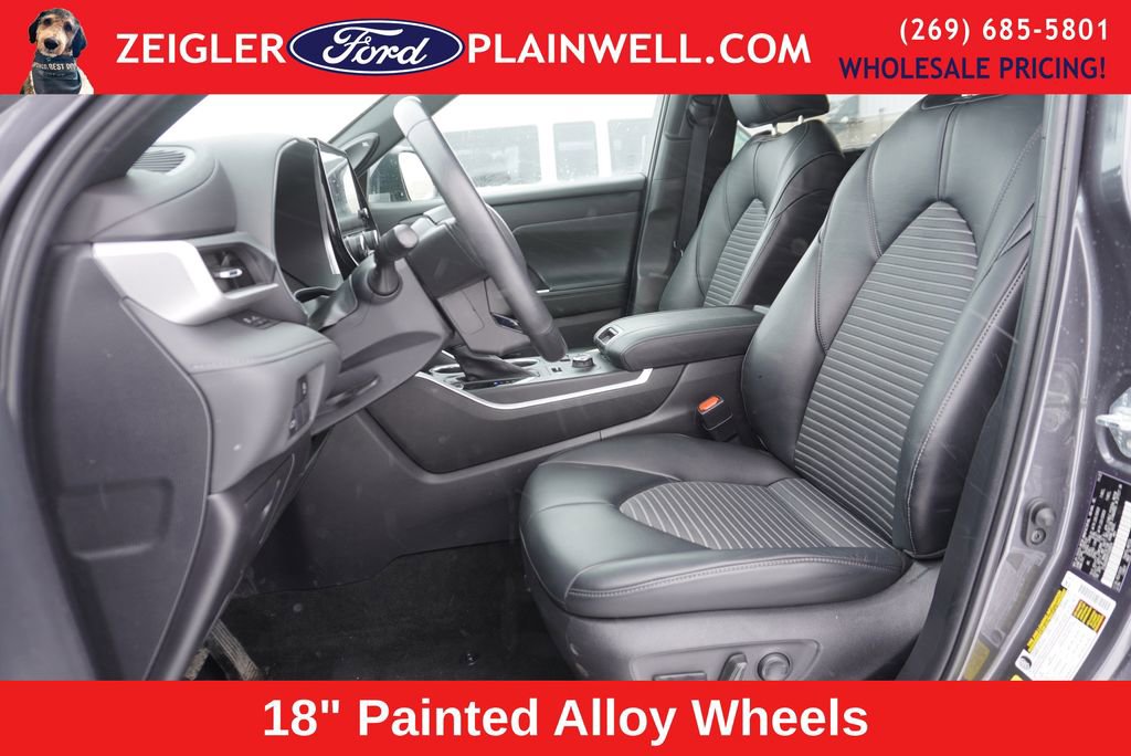 Used 2023 Toyota Highlander L image 15