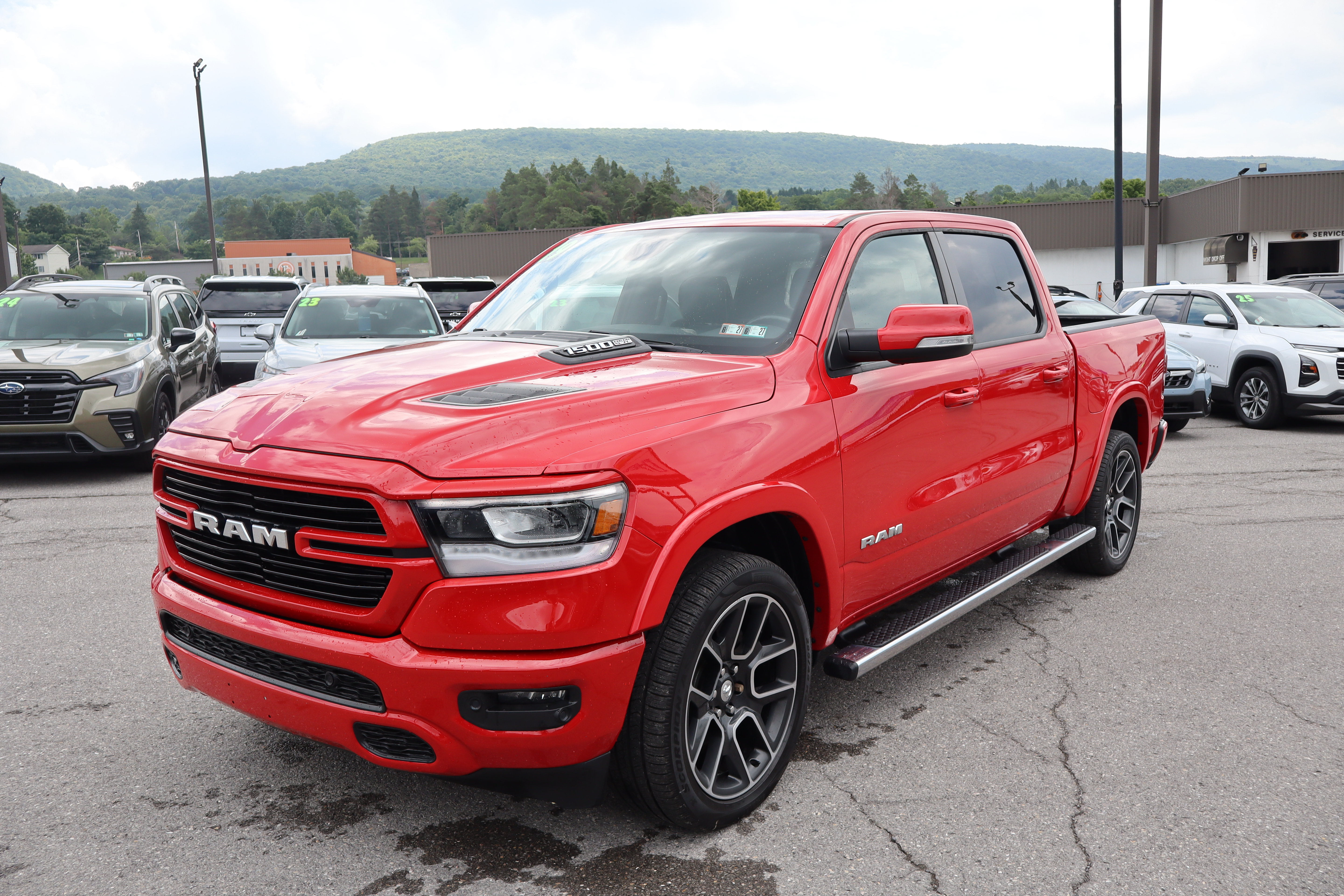 Used 2019 RAM 1500 Laramie AWD/4WD image 8