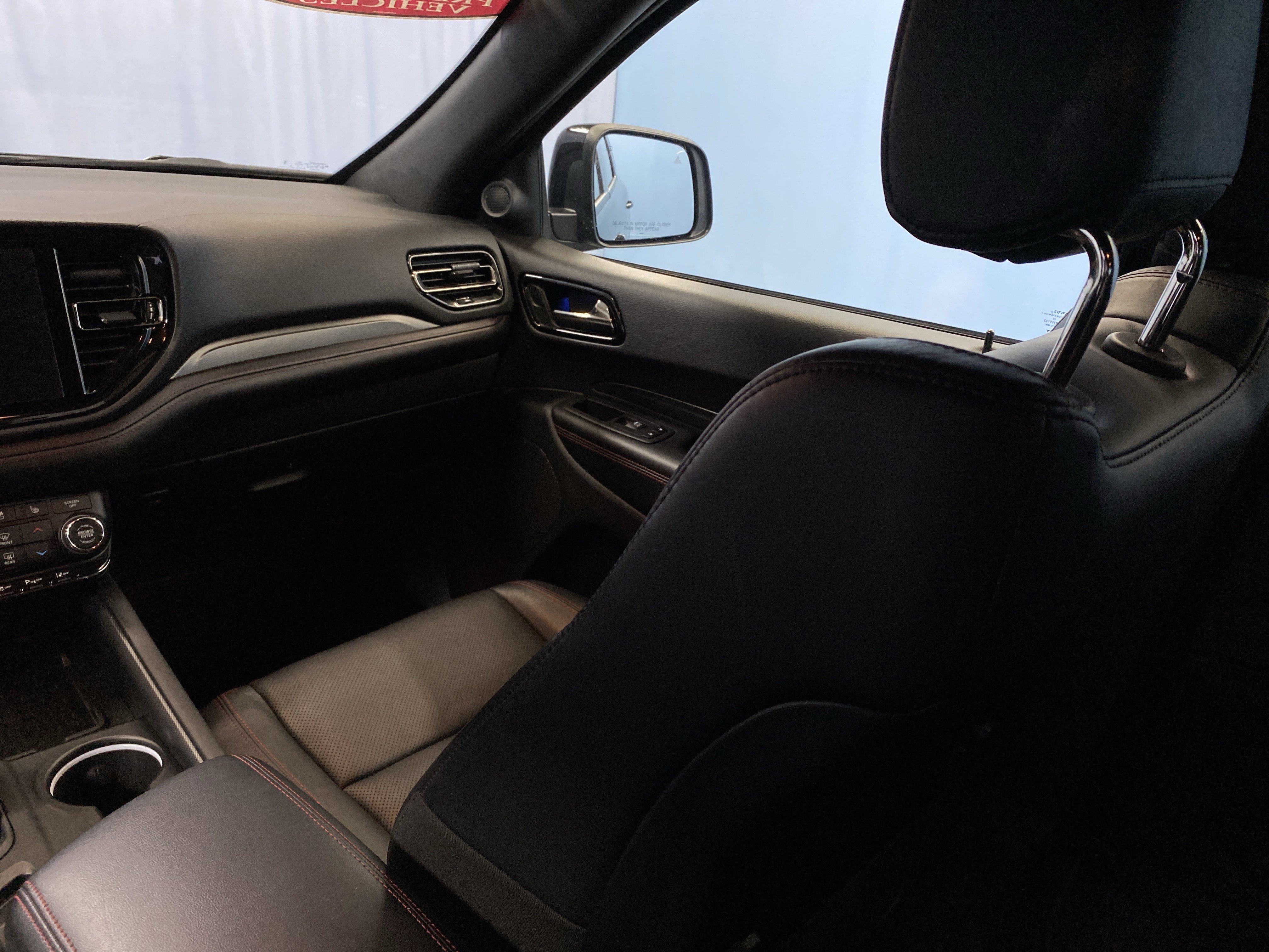 Certified 2025 Dodge Durango GT image 29