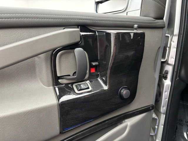 Used 2022 GMC Savana 2500 Extended w/ Enhanced Convenience Package RWD image 18
