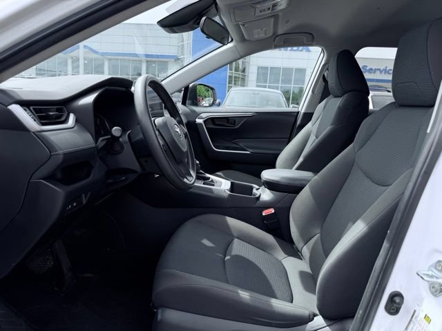 Used 2023 Toyota RAV4 LE AWD/4WD image 15