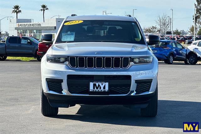 Used 2023 Jeep Grand Cherokee L Laredo w/ Trailer Tow Group (B) image 9