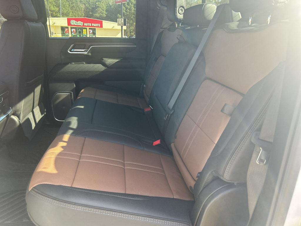 Used 2025 Chevrolet Silverado 3500 High Country w/ High Country Premium Package image 19