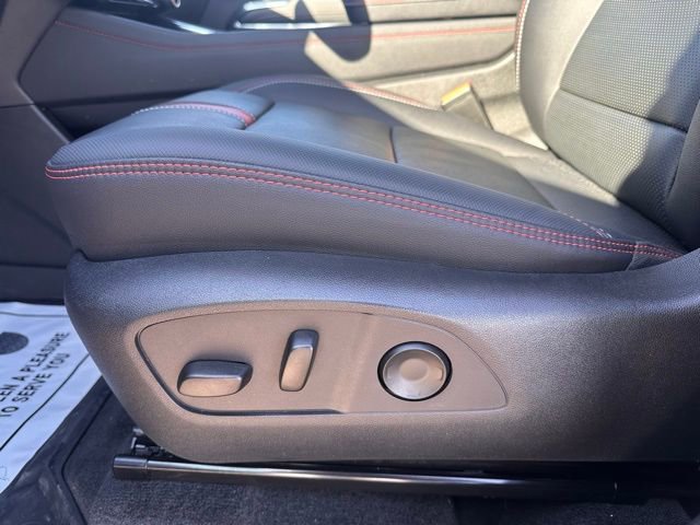 Used 2025 Chevrolet Traverse RS image 15