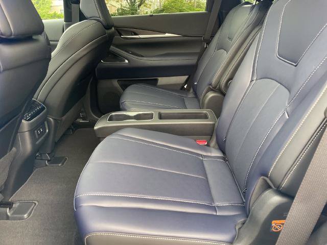 Certified 2026 INFINITI QX60 Sport w/ Dark Cargo Package AWD/4WD image 12