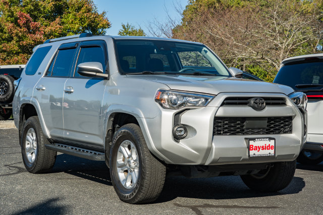 Used 2022 Toyota 4Runner SR5 AWD/4WD image 2
