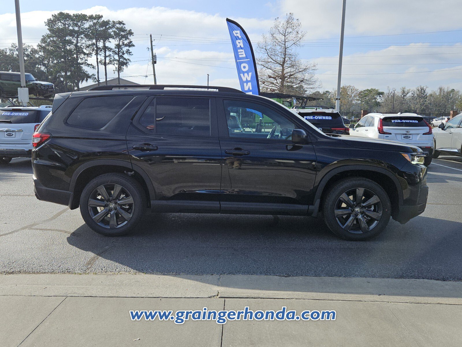 New 2026 Honda Pilot Sport image 6