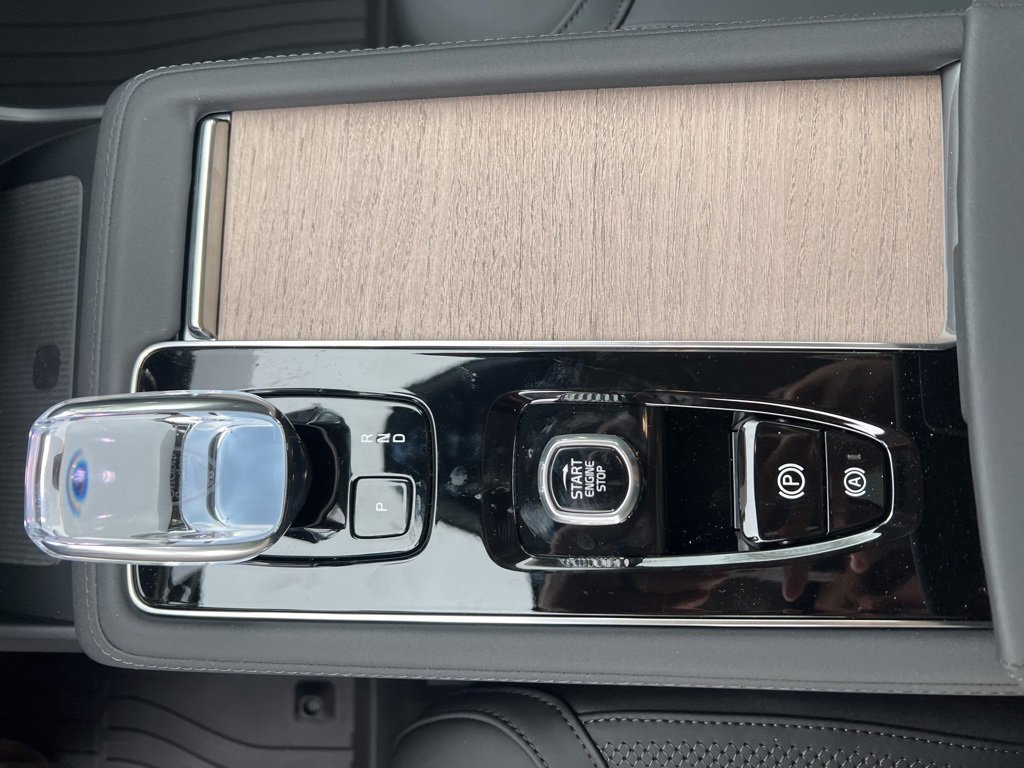 New 2026 Volvo XC90 B6 Plus w/ Protection Package Premier image 24