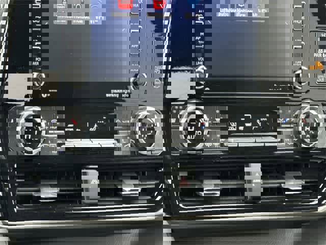 Used 2022 Toyota Highlander XLE image 15