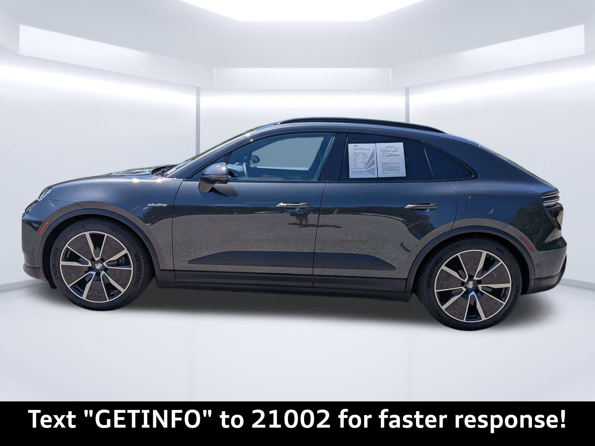 Used 2025 Porsche Macan Electric RWD image 7