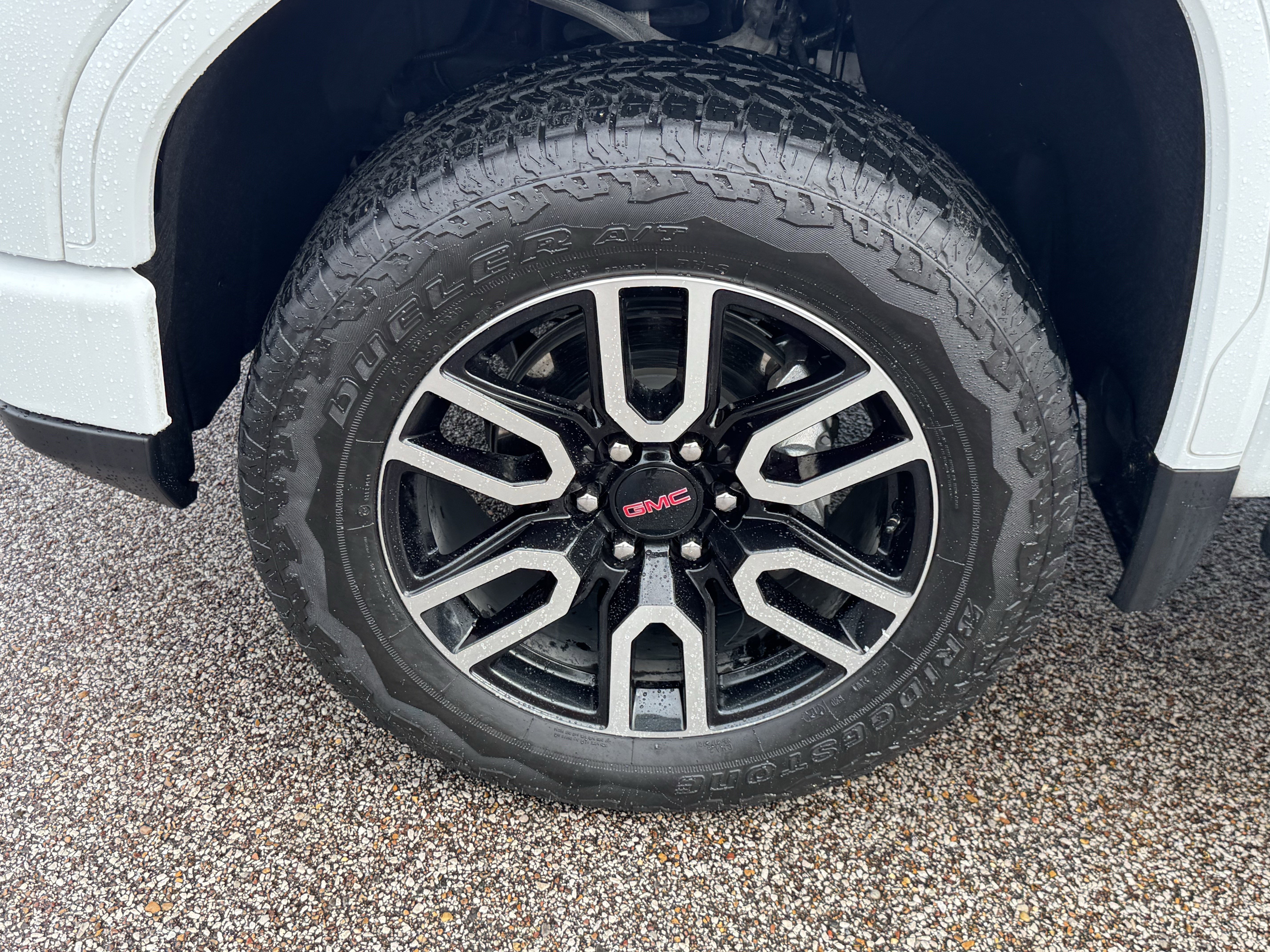 Used 2025 GMC Sierra 1500 AT4 w/ AT4 Premium Package image 9