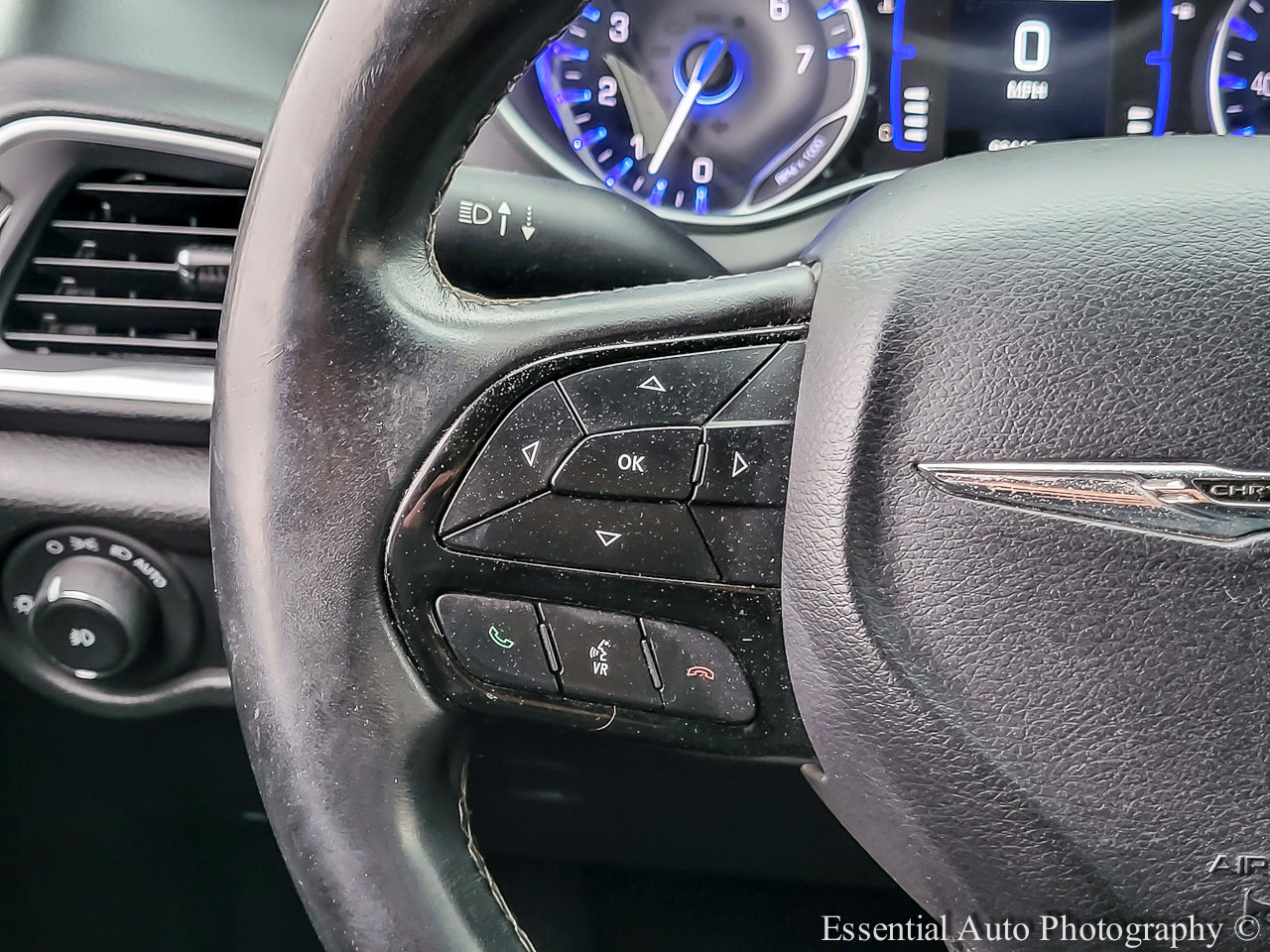 Used 2018 Chrysler Pacifica Touring Plus image 16