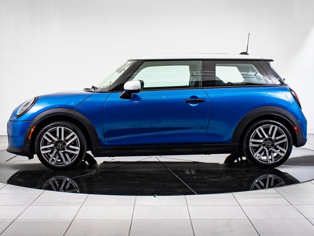 Certified 2025 MINI Cooper 2-Door Hardtop image 5