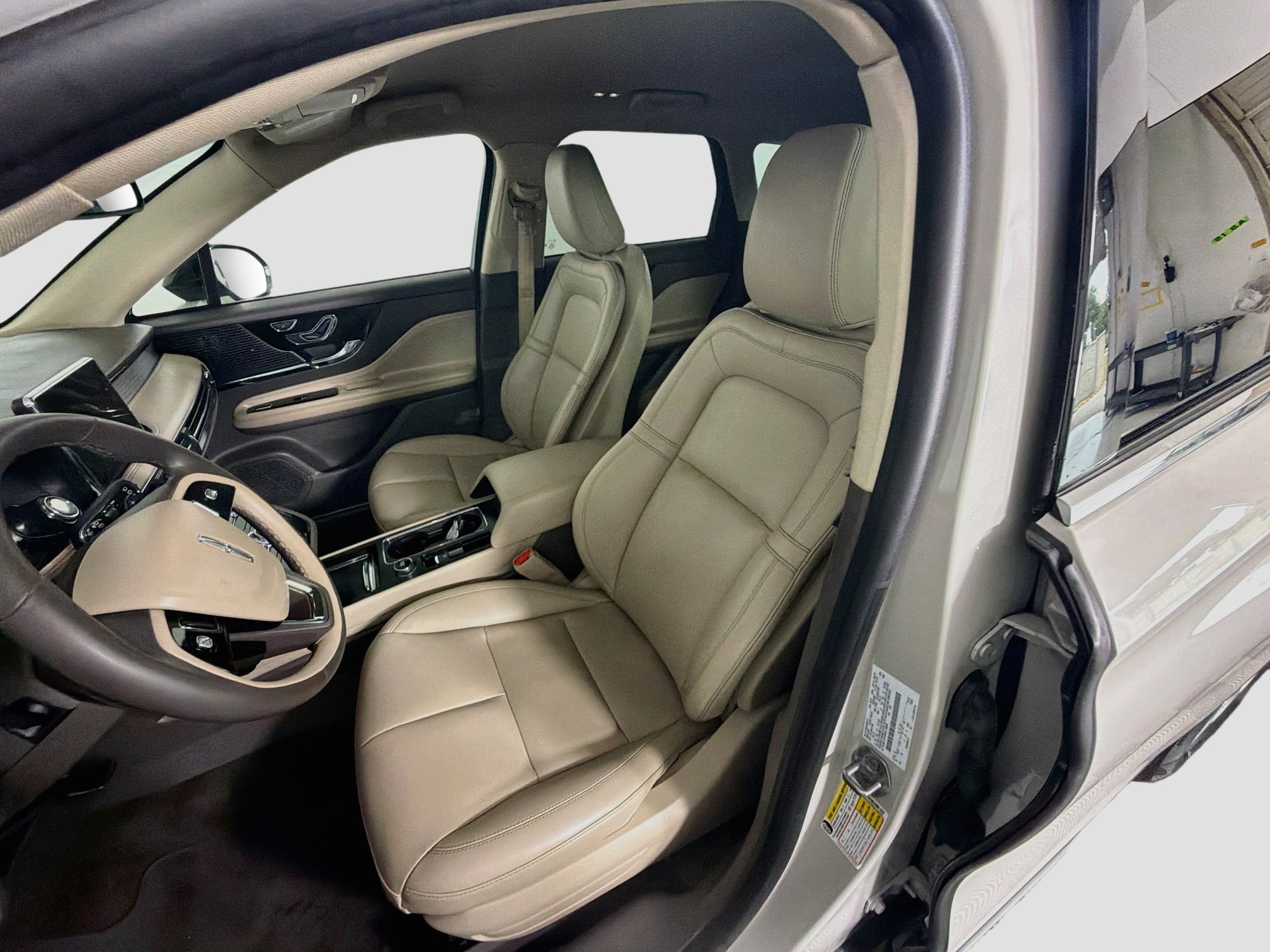 Used 2022 Lincoln Corsair FWD image 13