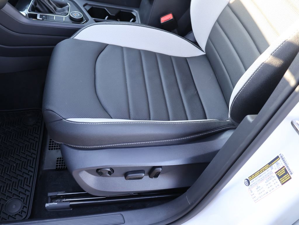 New 2026 Volkswagen Taos SEL image 41