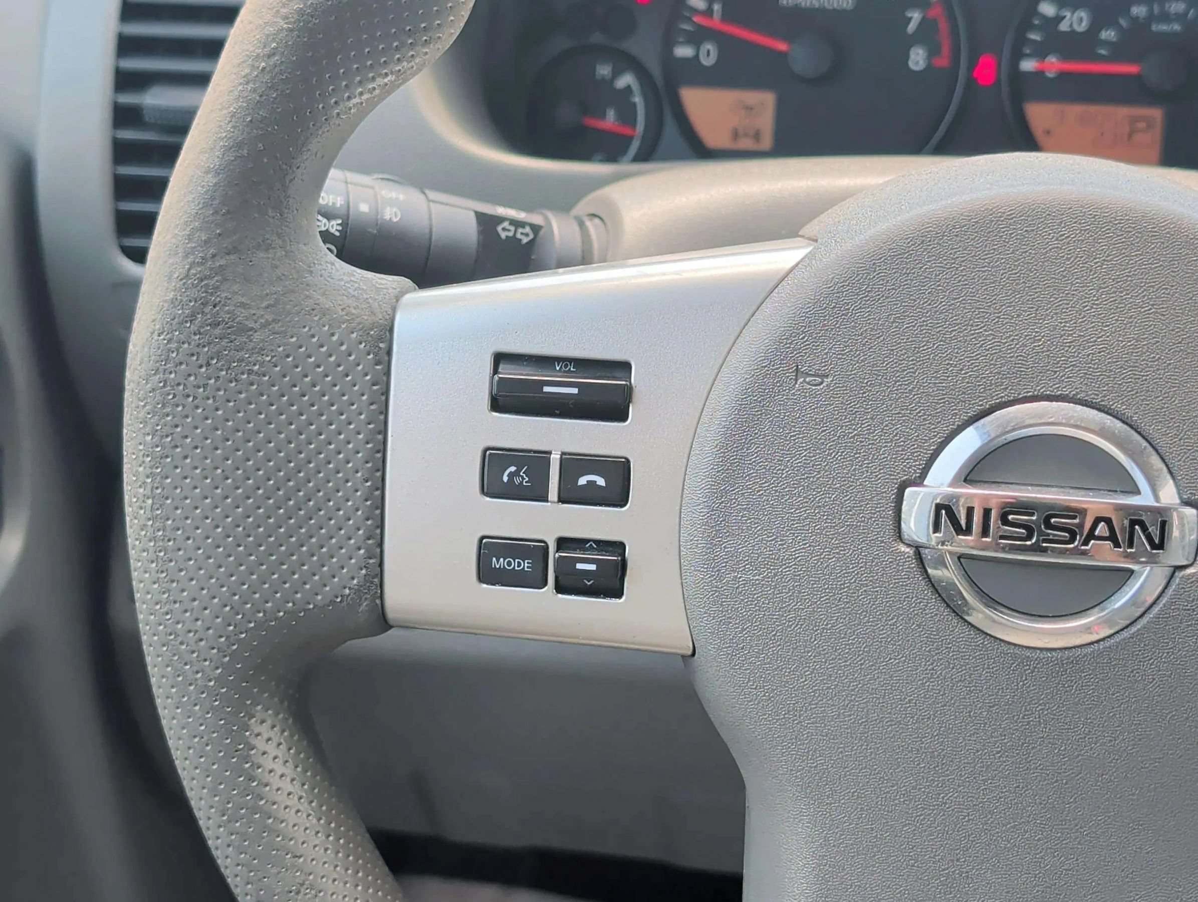 Used 2020 Nissan Frontier SV AWD/4WD image 23
