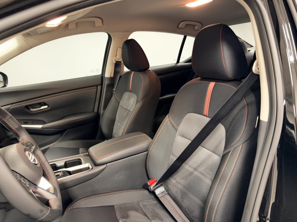 Used 2025 Nissan Sentra SR w/ Midnight Edition FWD image 5