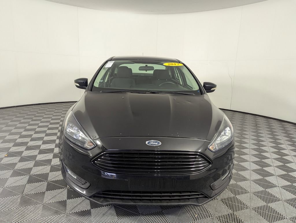 Used 2017 Ford Focus SE image 3