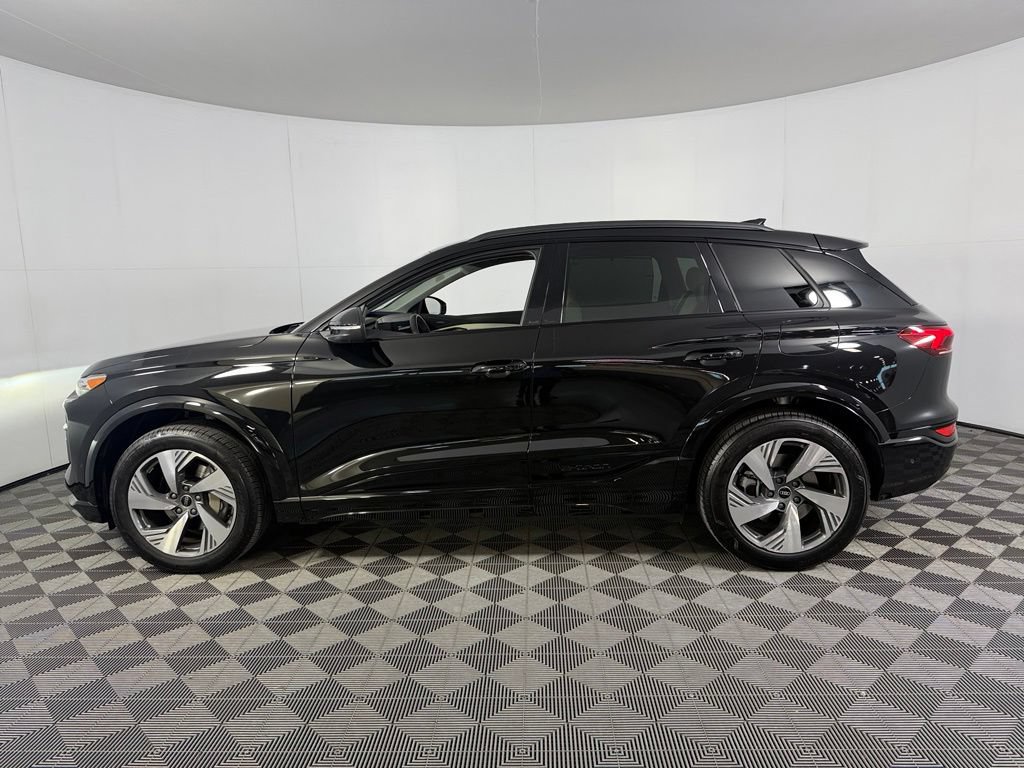 Used 2025 Audi Q6 e-tron Premium Plus w/ Premium Plus AWD/4WD image 10
