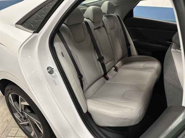 Used 2024 Hyundai Elantra Limited image 32