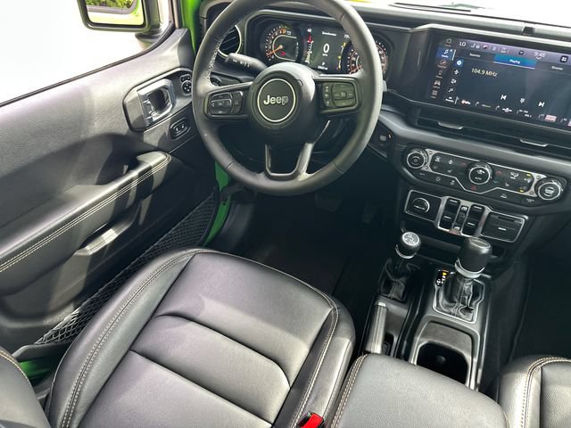 Used 2025 Jeep Gladiator Sport AWD/4WD image 19