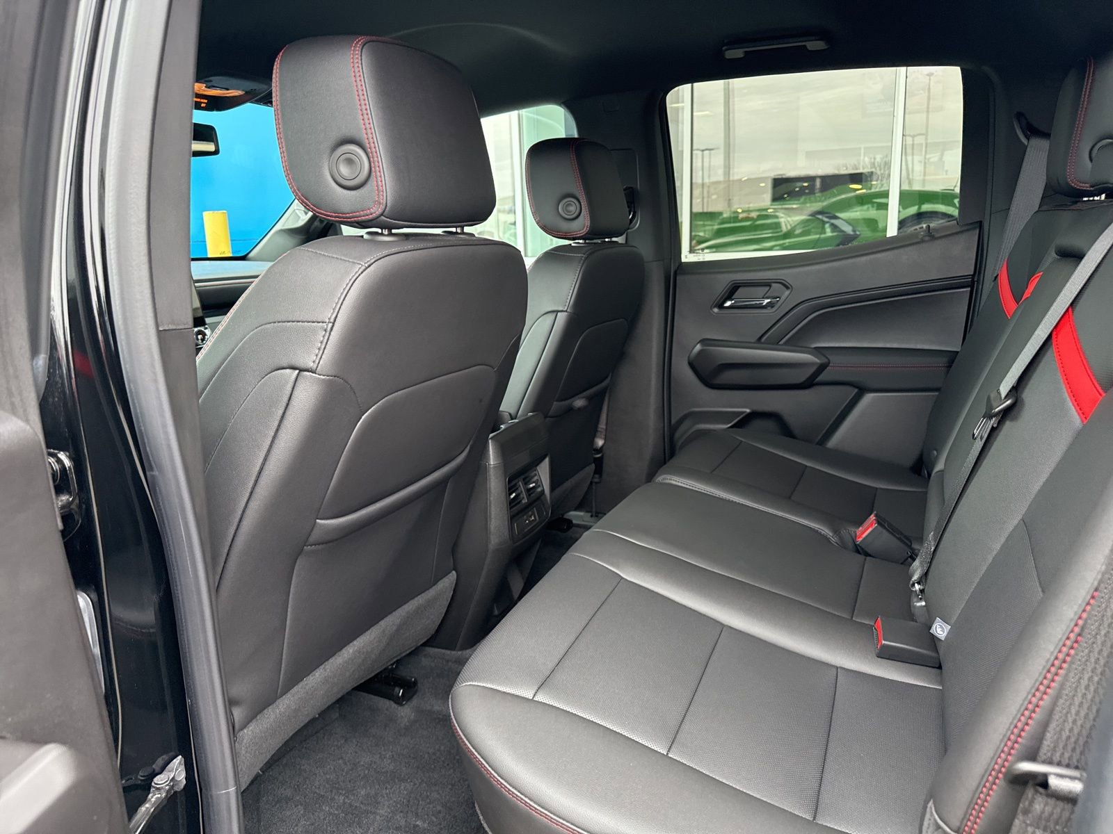 Used 2023 Chevrolet Colorado Z71 w/ Z71 Convenience Package 2 image 15