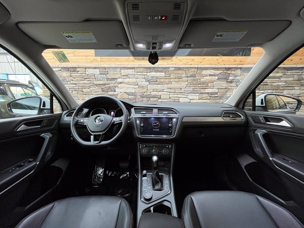 Used 2020 Volkswagen Tiguan SE w/ Panoramic Sunroof Package AWD/4WD image 26