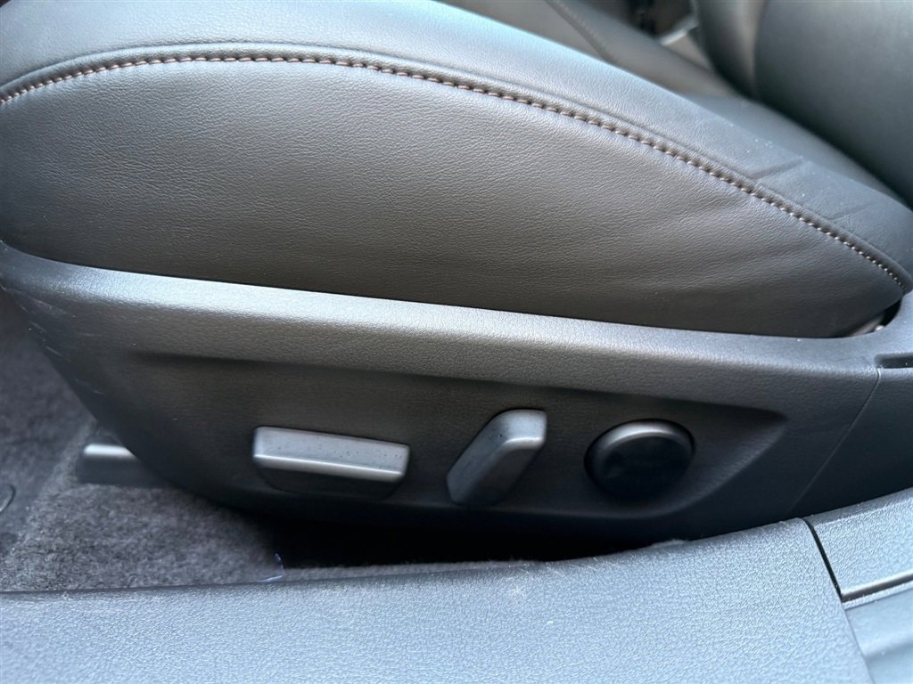 Used 2025 MAZDA MAZDA3 s image 8