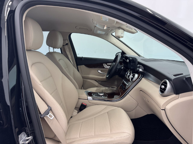 Used 2019 Mercedes-Benz GLC 300 image 17