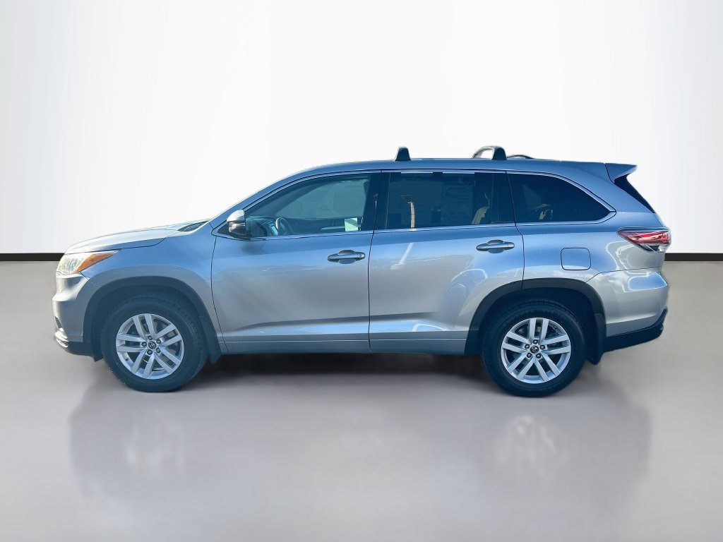 Used 2016 Toyota Highlander LE AWD/4WD image 8
