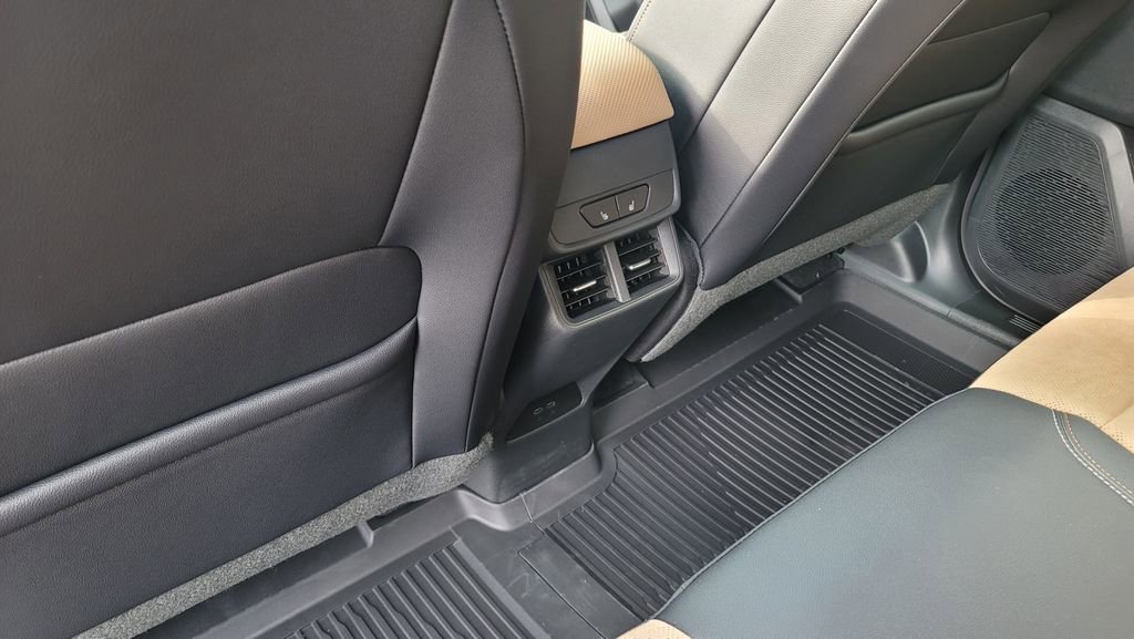 New 2026 Chevrolet Equinox ACTIV w/ Convenience Package III image 26