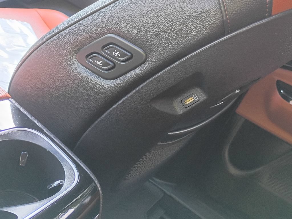 Used 2024 Kia Carnival SX Prestige FWD image 20