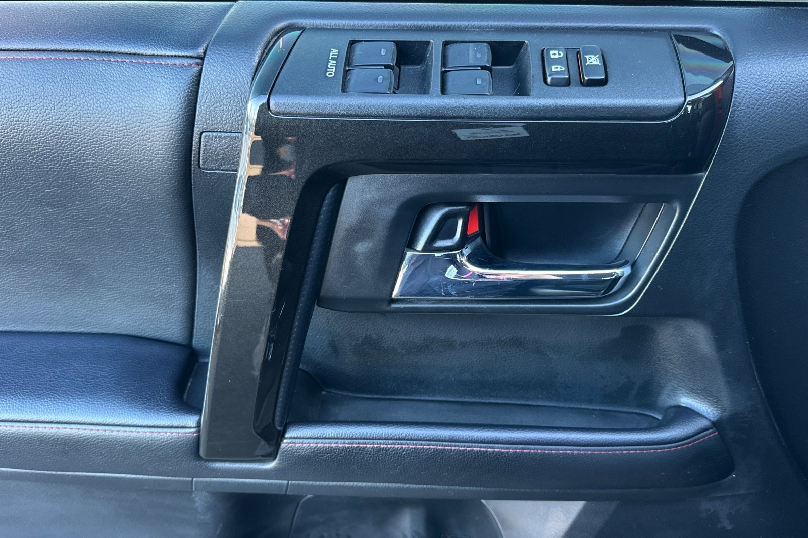 Used 2022 Toyota 4Runner TRD Off-Road image 11