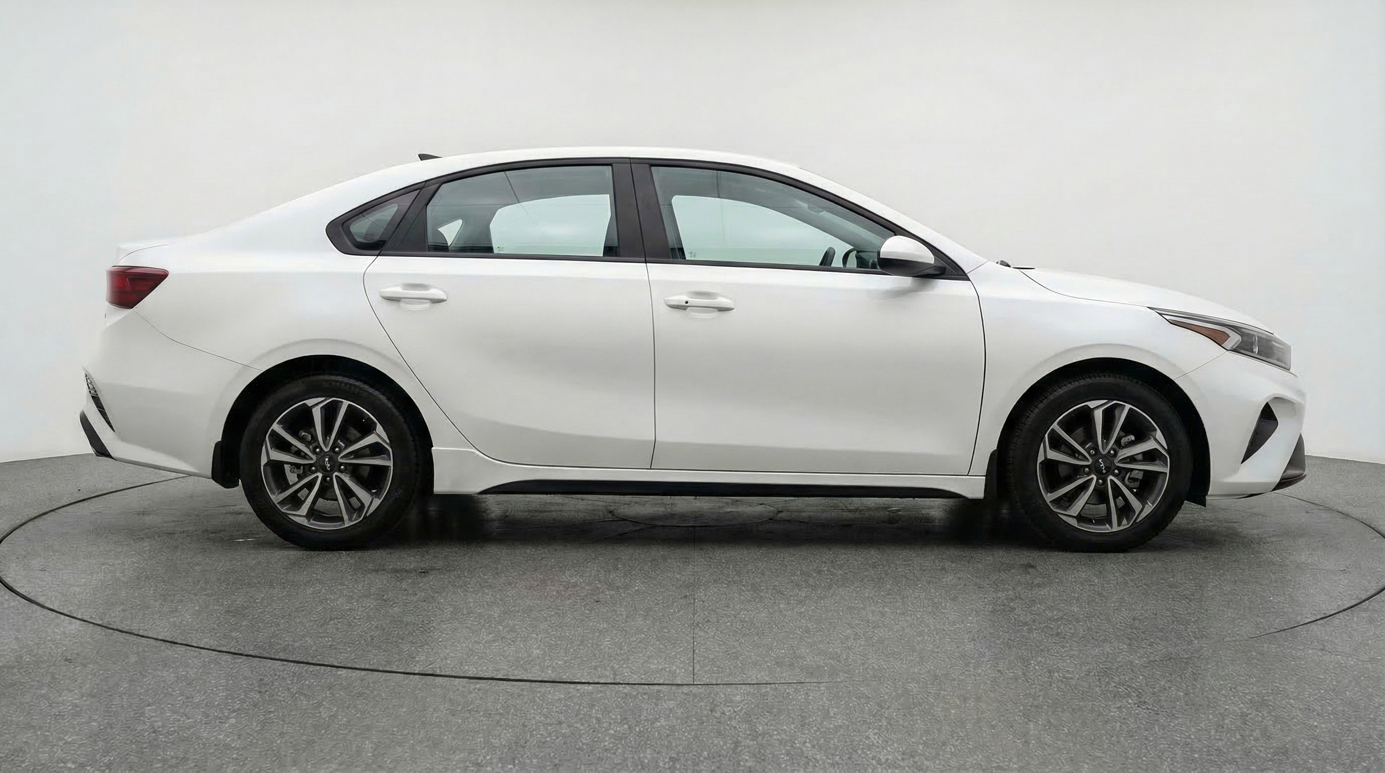 Used 2024 Kia Forte LXS image 11